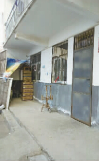 事发医务室门窗紧闭