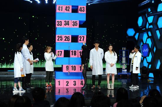 张馨予变萌胖子 不顾形象现女神经本色