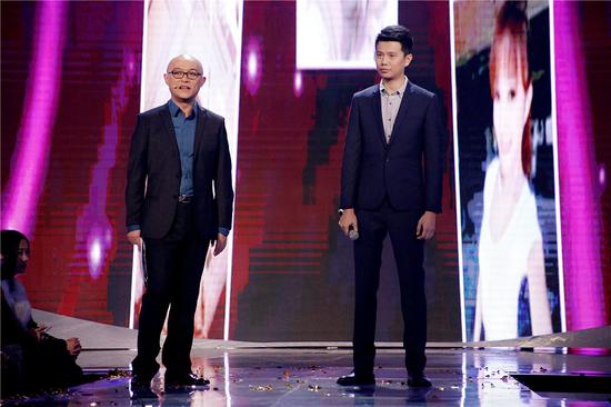 非诚庆生Party温情上演 佟大为亮相助阵