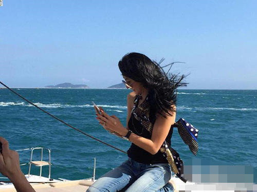 网曝张柏芝三亚欲买别墅 内地捞金百万起