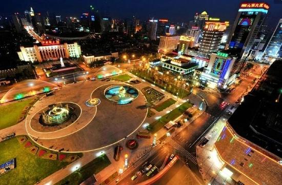 四川夜景流光溢彩 哪个城市让你沉醉