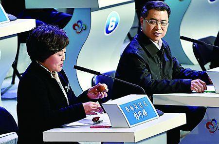 蔡甸區(qū)女區(qū)長吃下受污染的“水泥橘”