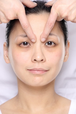 过年前肌肤大扫除 迅速变身好感女|黑眼圈_新浪时尚_新浪网