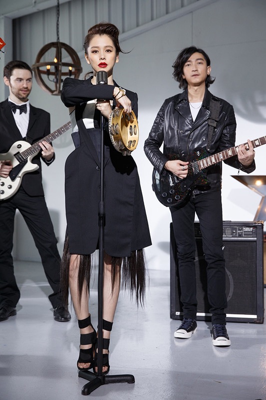 侯磊参演徐若瑄MV 挑战新角色|侯磊|敬女人|徐