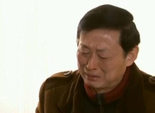 于英生在采访中痛哭