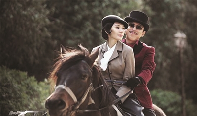 抗战情侣档走俏 逗比组合霸道总裁欢乐多|抗战