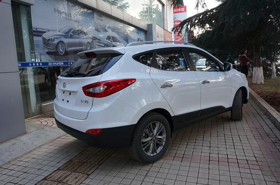 15款现代ix35 2.0l 自动两驱智能型便宜8万