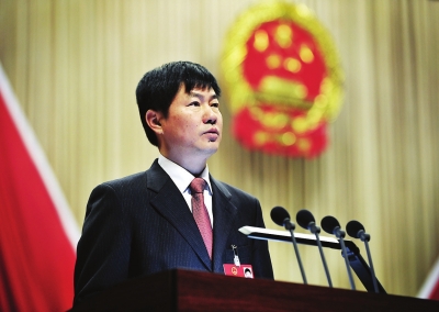 杨益民作政府工作报告