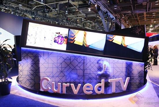 海尔携105吋超高清曲面电视高调亮相CES展