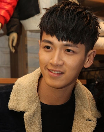 柯震东自省谈与萧亚轩分手 - 手机新浪网