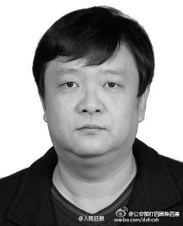 民警贺冰为护学生身亡。