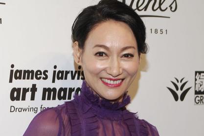 惠英红拍戏脸划伤 微博报平安称还是美女