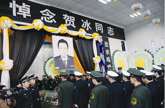 贺冰同志告别仪式现场。李茁壮摄