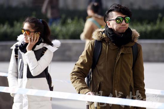 南艺艺考现场美女帅哥如云