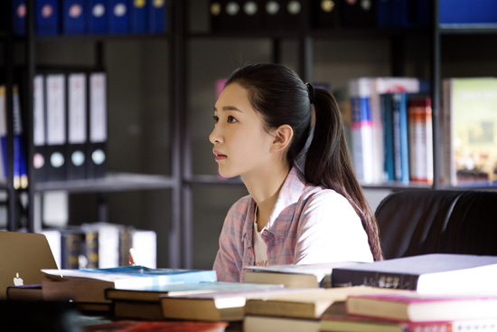 江疏影新剧饰演“万人迷”实习生