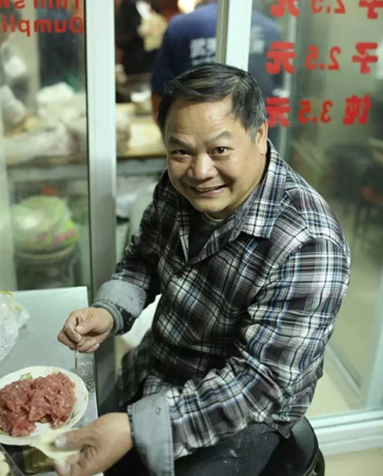 杭州烧饼哥卖烧饼23年 去年买220万房子和2辆