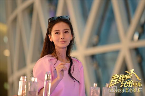 杨颖（Angelababy）现身变购物狂