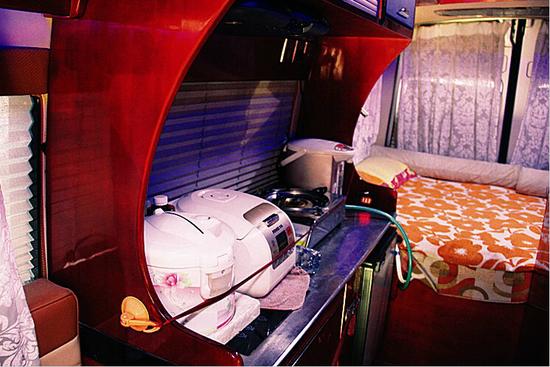 太原老顽童开房车带妻子玩转北极圈