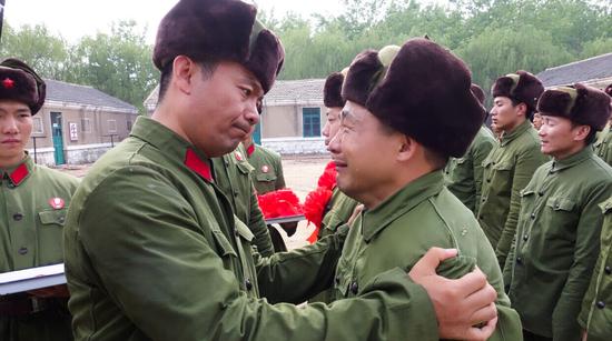 之后,"国民暖叔"宋佳伦[微博]参演的又一部电视剧作品《大熔炉》即将