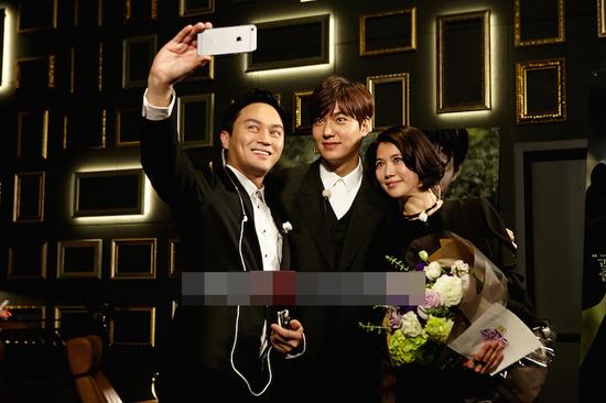 李敏镐献综艺首秀 张智霖变长腿粉求合影