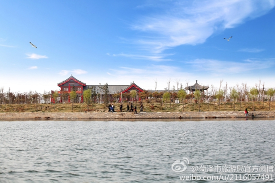 浮龙湖(图:@菏泽市旅游局)