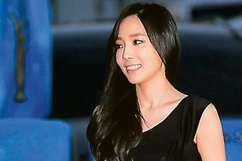 少时泰妍演出坠台伤腰肌 主办方道歉(图)