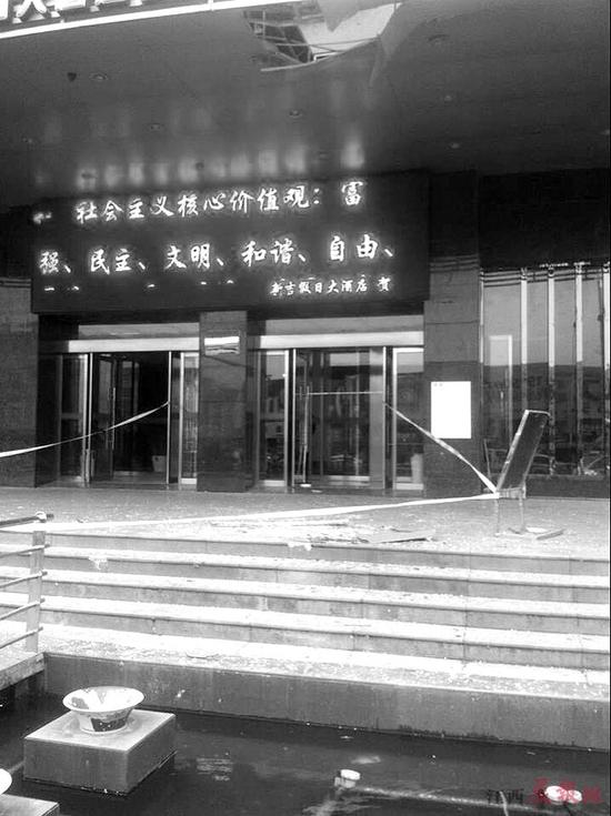 90后男女入住新建县一家酒店双双身亡。晨报记者 丁子豪 图