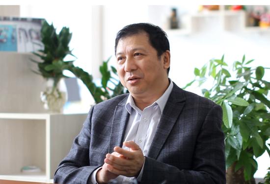 伊的老总_老总办公室图片(2)