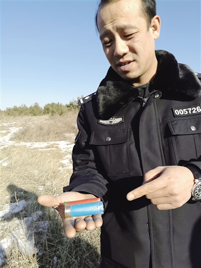 民警找到两颗霰弹枪子弹壳