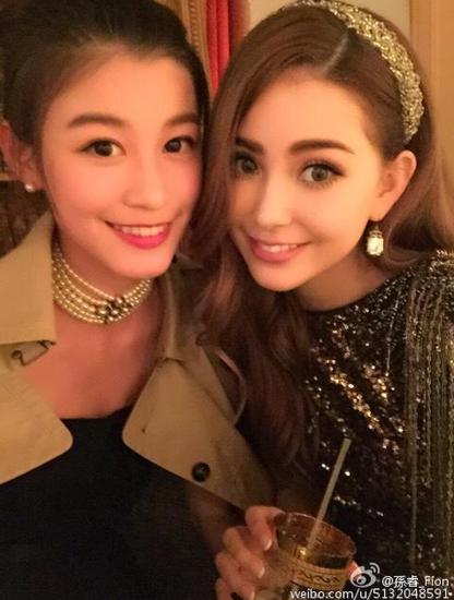 伴娘再曝周董婚礼照 昆凌4套婚纱美如芭比|周杰伦|昆凌|婚礼_新浪女性_新浪网