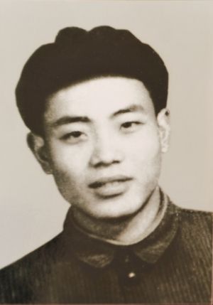 青年陈义时