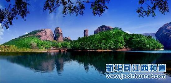 上饶龟峰,双龟迎宾。