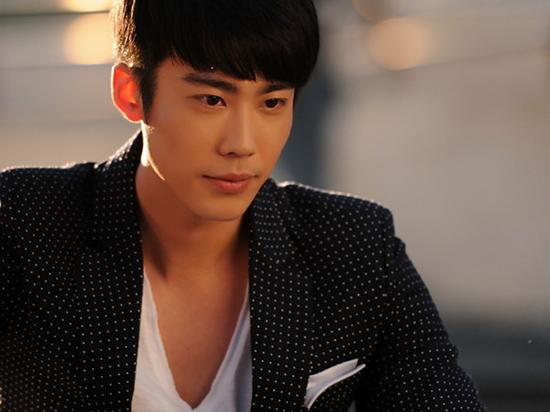 冉旭整蛊徐申东 吃大蒜求亲亲