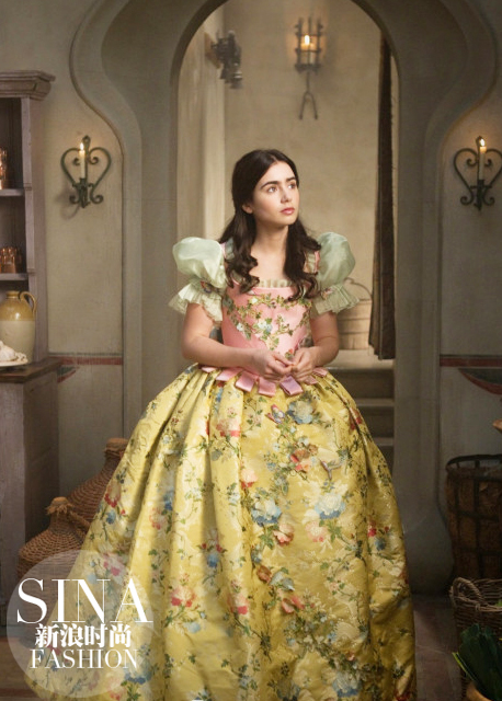 莉莉·科林斯 演绎复古赫本风的白雪公主|美女与野兽|艾玛·沃特森|灰姑娘_新浪时尚_新浪网