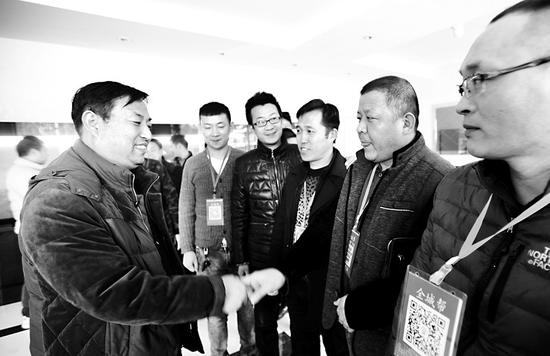 保定白沟8岁女童商场被拐 男子称带她去找爸妈