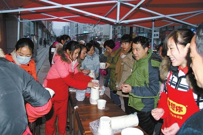 暖暖腊八粥，大家都有份