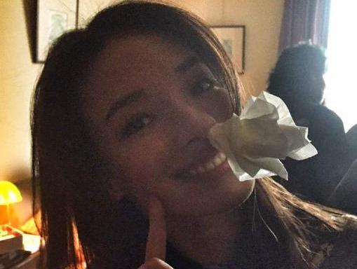 舒淇卫生纸塞鼻孔