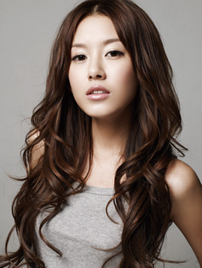 传张子萱老公与人打架被拘留 曾放话找陈赫算