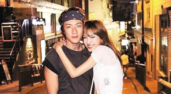 张子萱杨一柳婚纱照_张子萱婚纱照