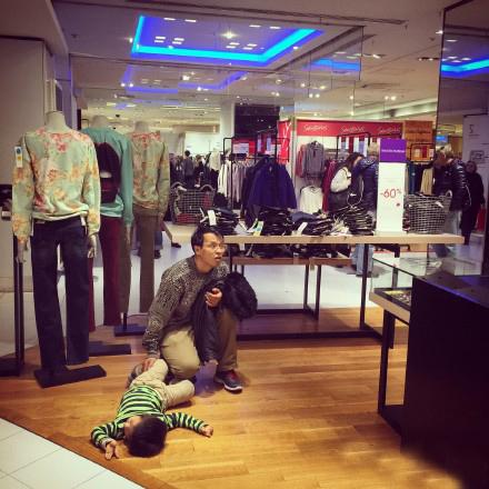 杨张新悦上传两父子照片