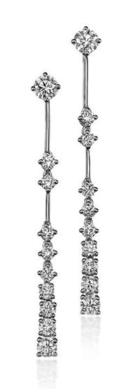 长形钻石耳饰／周生生