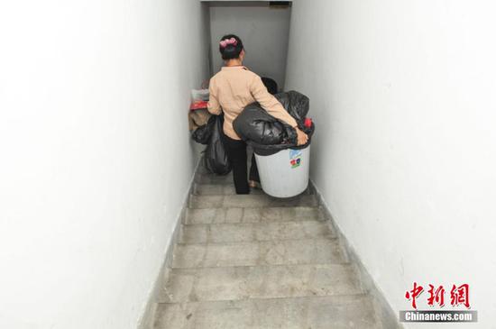 70后女鉴黄师 每天看片上万张