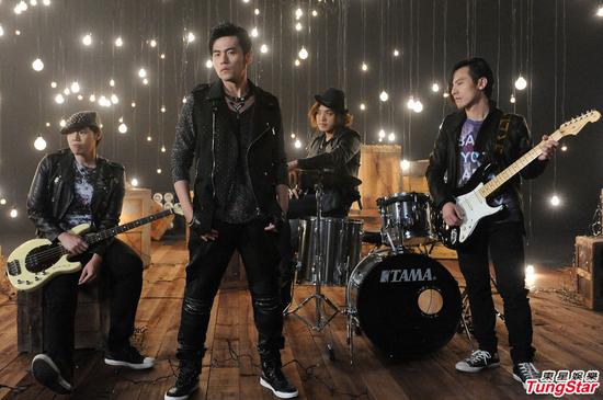 周杰伦《听爸爸的话》MV杜国璋跨行执导