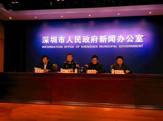 深圳开始对外地车限行 违规罚300元记分