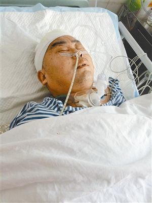方某锁仍在昏迷中未脱离危险.