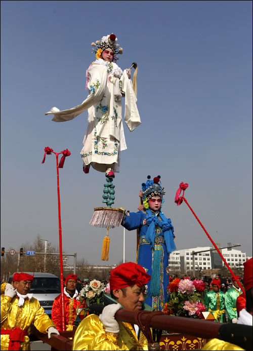 周村芯子 高空中的民俗(摄影:张红霞)