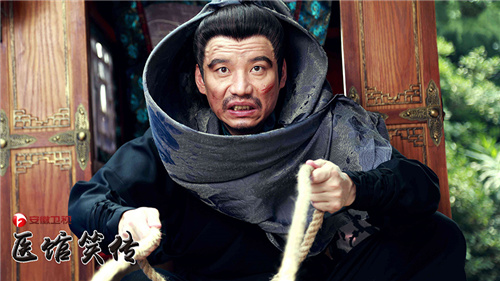 医馆笑传如花李小龙抢镜 不死师傅遭吐槽|医馆