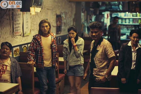 《那夜凌晨，我坐上了旺角开往大埔的红VAN》