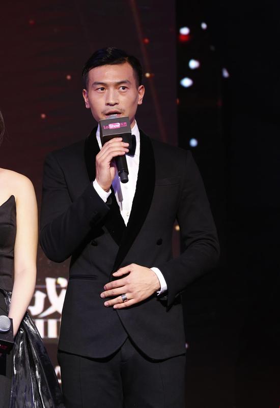 纪焕博代表《冲锋车》主创接受采访