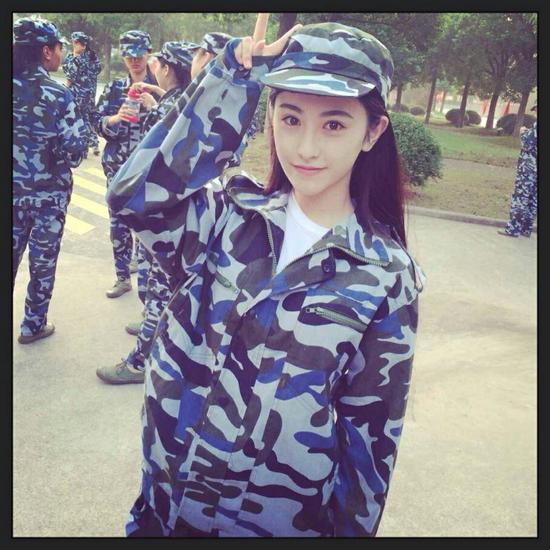 军训照 